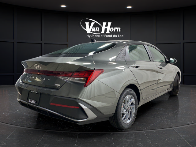 New 2026 Hyundai Elantra Hybrid FWD image 7