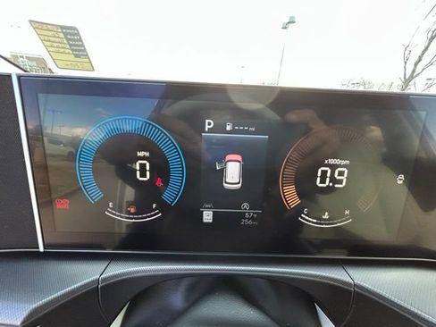 Used 2026 Hyundai Santa Fe SEL w/ Tow & Go Package image 17