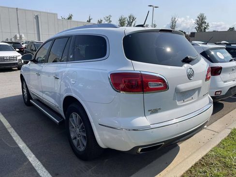 Used 2017 Buick Enclave Leather FWD image 3