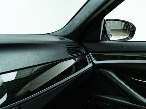 Used 2013 BMW M5 RWD image 27