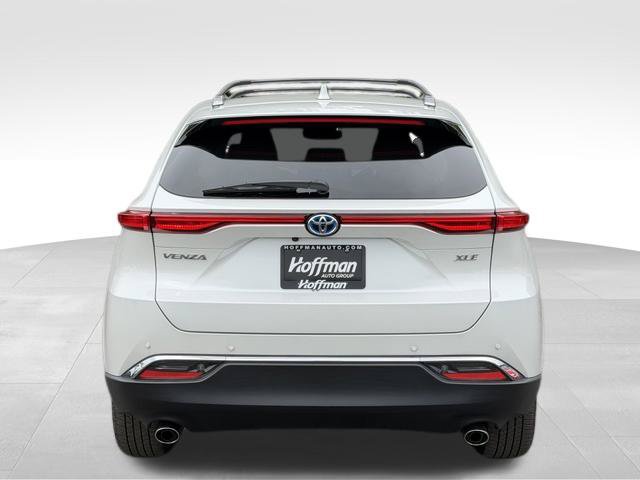 Used 2024 Toyota Venza XLE AWD/4WD image 6