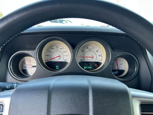 Used 2011 Dodge Challenger R/T image 15