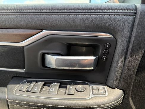 Used 2024 RAM 2500 Laramie AWD/4WD image 8