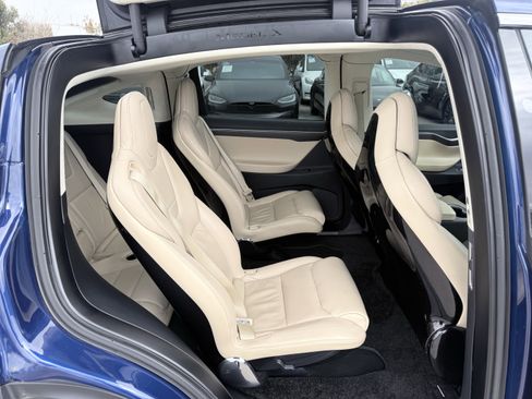 Used 2017 Tesla Model X 75D image 37