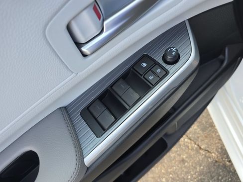 Certified 2025 Toyota Sienna XLE AWD/4WD image 32