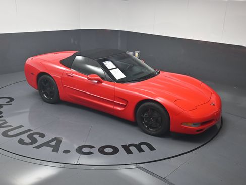 Used 2004 Chevrolet Corvette Convertible w/ Preferred Equipment Group RWD image 31