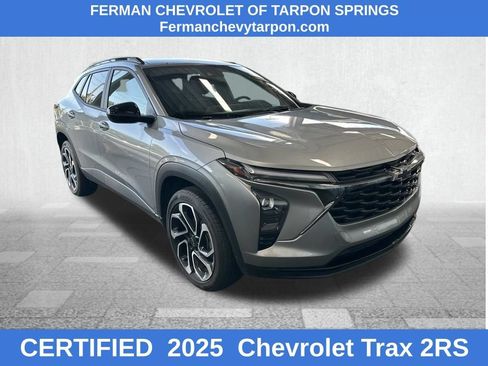 Used 2025 Chevrolet Trax RS w/ Driver Confidence Package FWD image 1