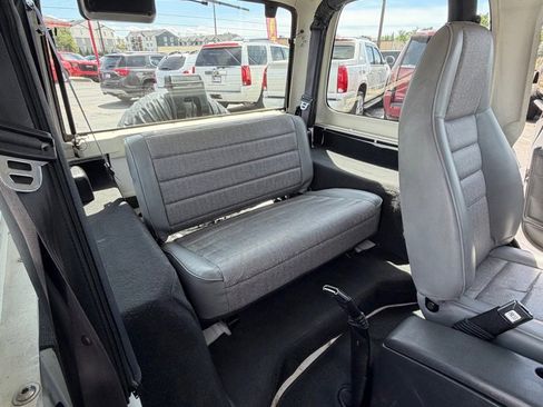 Used 1995 Jeep Wrangler Rio Grande AWD/4WD image 9