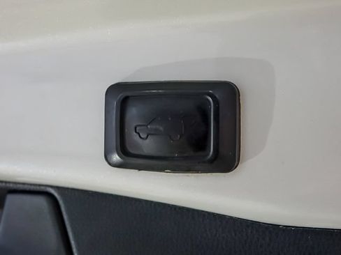 Used 2021 Toyota RAV4 Limited AWD/4WD image 29