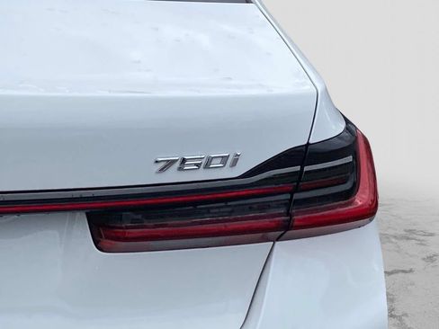 Used 2022 BMW 750i xDrive w/ Executive Package AWD/4WD image 5