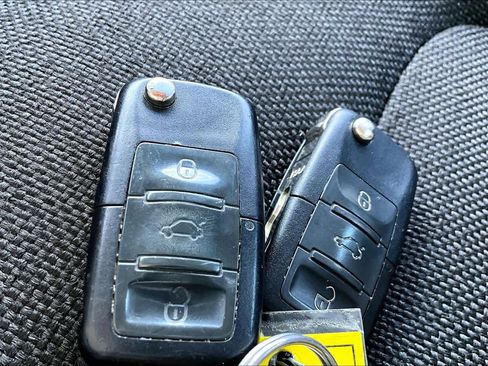 Used 2003 Volkswagen Beetle GL image 13