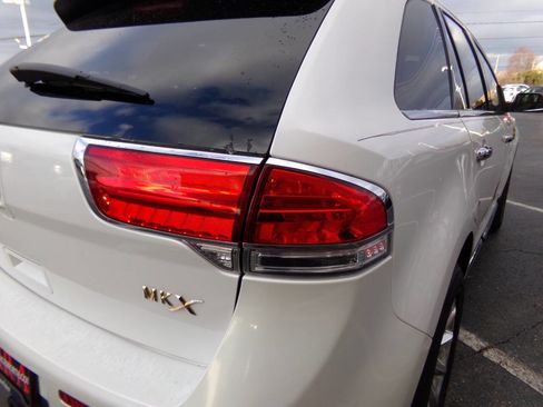 Used 2012 Lincoln MKX FWD image 20