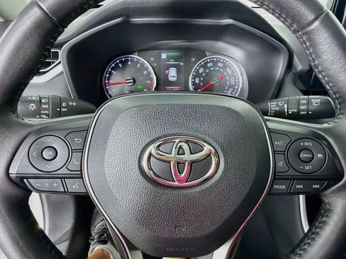 Used 2021 Toyota RAV4 XLE w/ Convenience Package AWD/4WD image 16