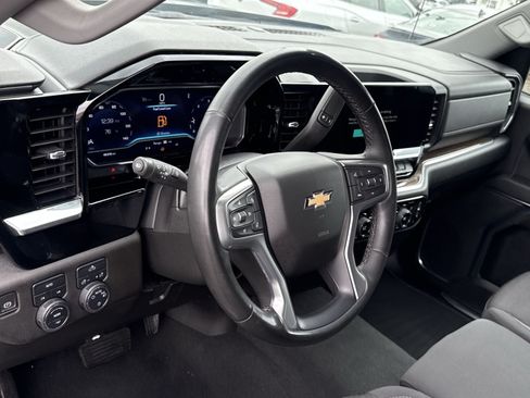 Used 2023 Chevrolet Silverado 1500 LT AWD/4WD image 16