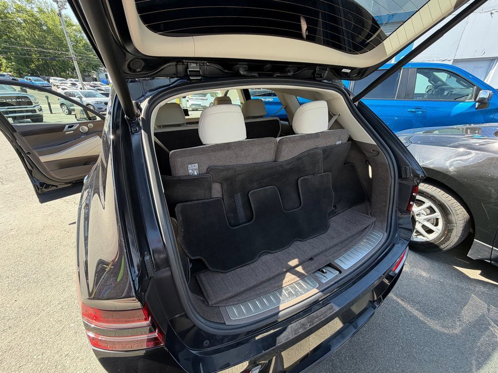 Used 2023 Genesis GV80 3.5T Advanced + AWD/4WD image 11