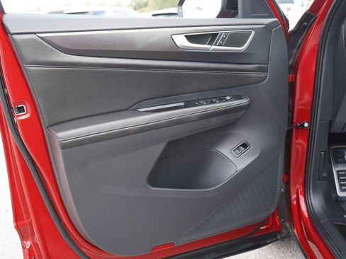 Used 2025 Volkswagen Atlas Cross Sport SEL R-Line image 15