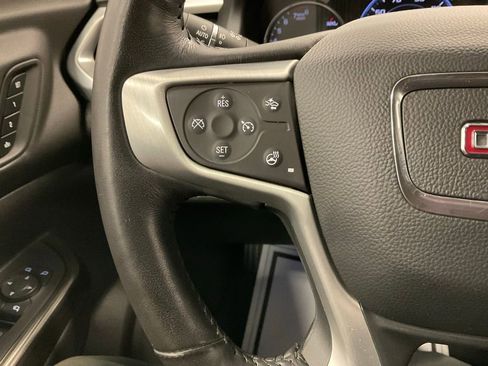 Used 2022 GMC Acadia SLT image 21