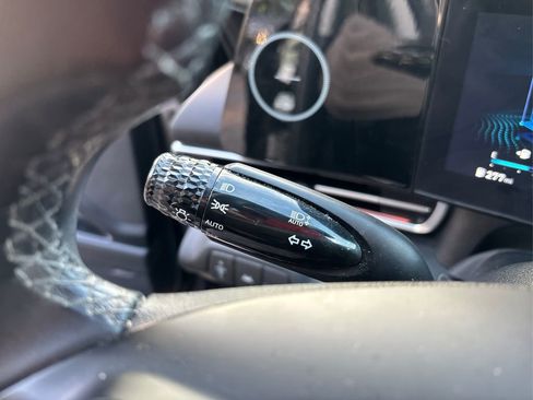 Certified 2023 Hyundai Elantra Limited image 25