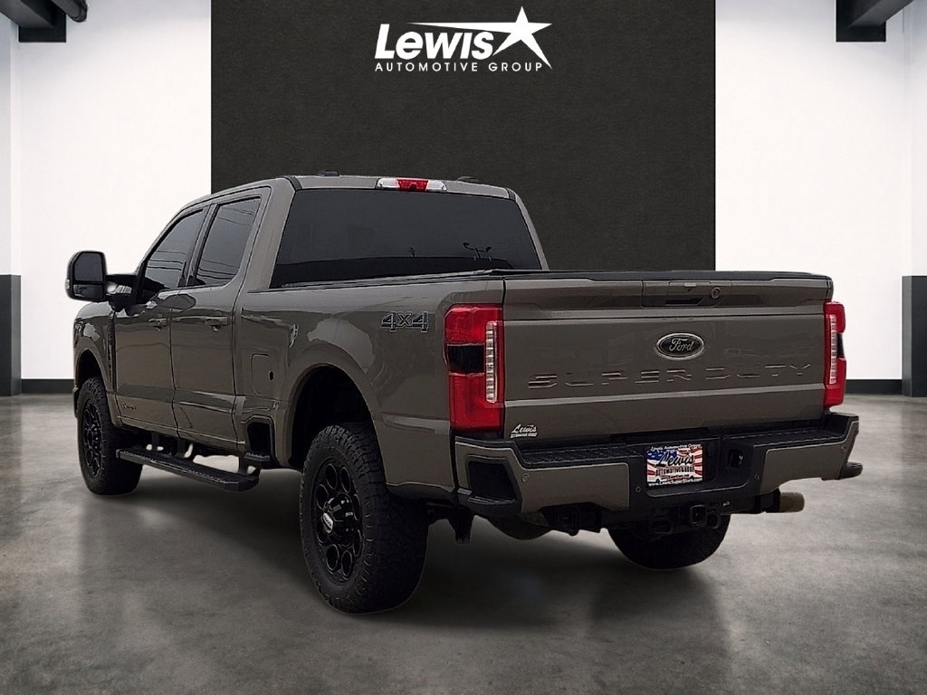 Used 2023 Ford F250 XLT w/ Black Appearance Package AWD/4WD image 3