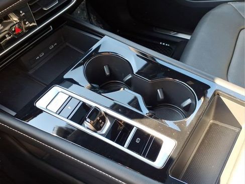 Used 2024 Volkswagen Atlas Cross Sport SEL R-Line image 28