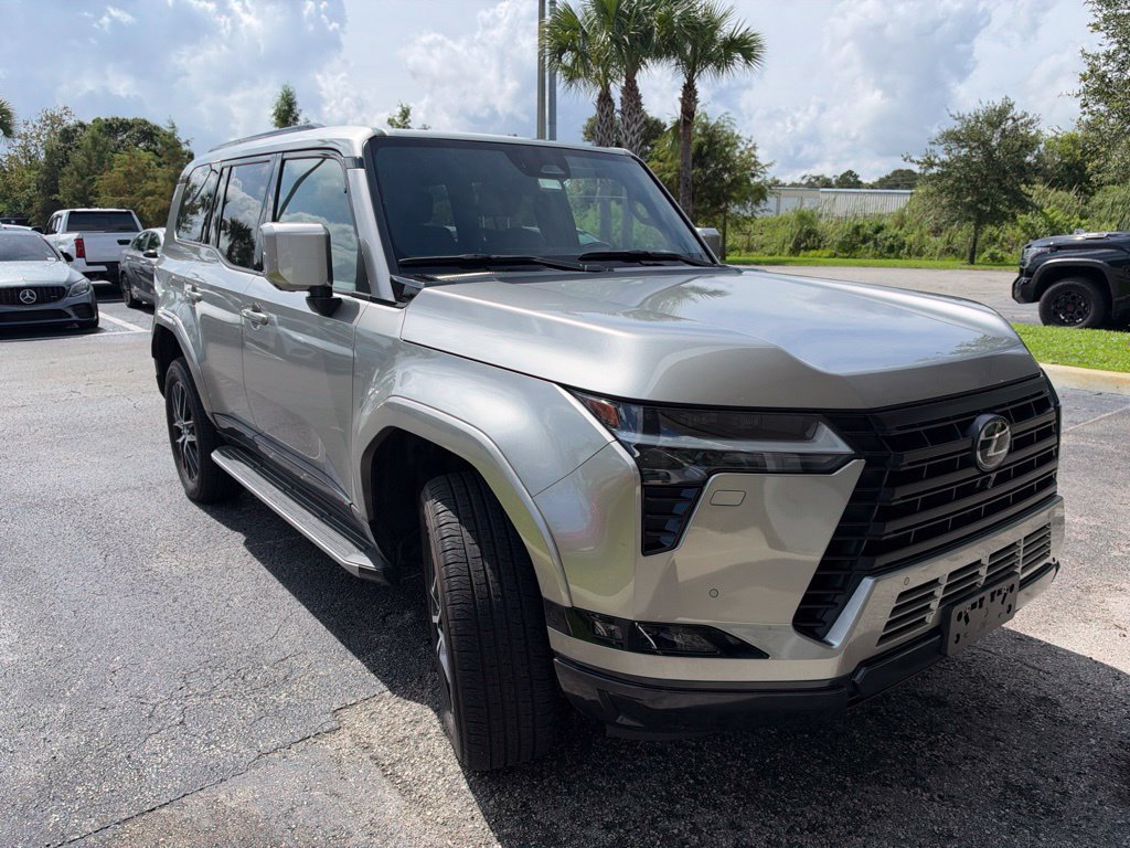 Used 2024 Lexus GX 550 w/ Cold Area Package AWD/4WD image 2