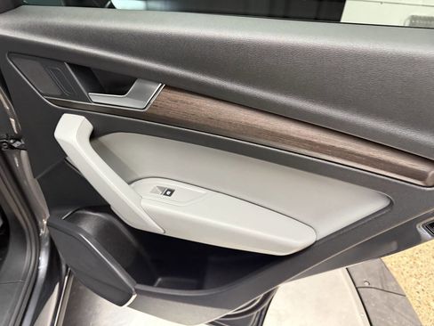 Used 2022 Audi Q5 2.0T Premium image 23