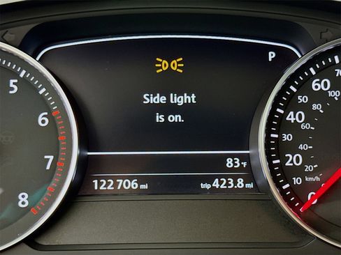 Used 2014 Volkswagen Touareg VR6 image 12