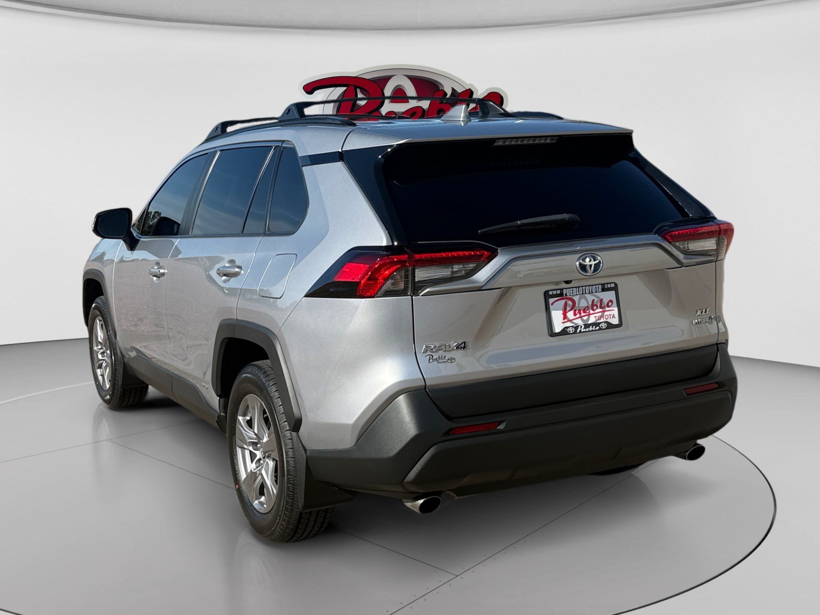 Used 2024 Toyota RAV4 XLE AWD/4WD image 3