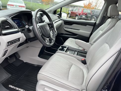 Certified 2023 Honda Odyssey Elite image 9