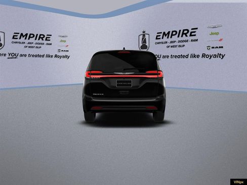 New 2026 Chrysler Pacifica Select image 7