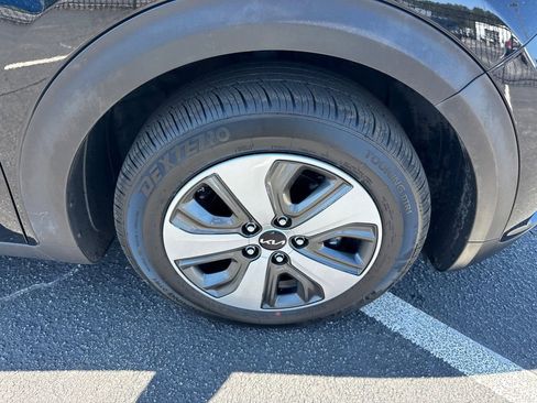 Used 2022 Kia Niro LX image 13