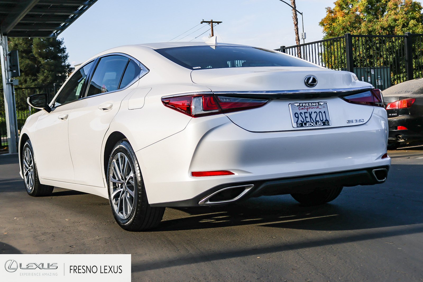 Certified 2025 Lexus ES 350 w/ Accessory Package (Z2) FWD image 4