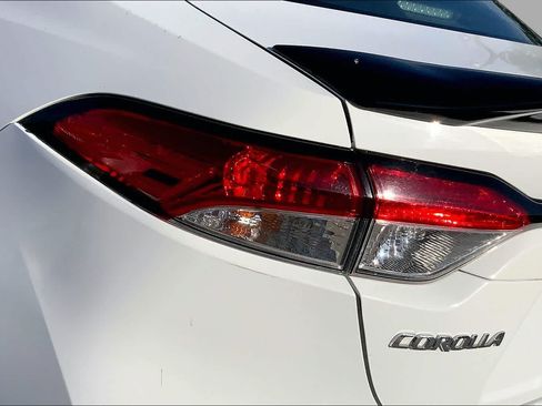 Used 2022 Toyota Corolla LE FWD image 28