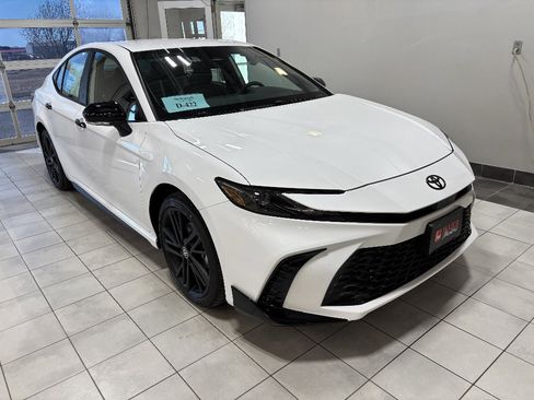 New 2026 Toyota Camry Hybrid AWD/4WD image 5