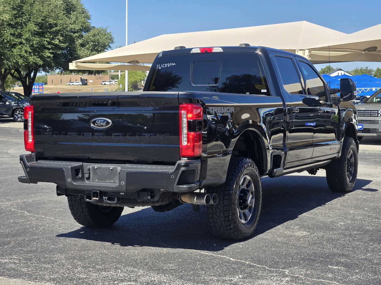 Used 2023 Ford F250 Lariat w/ Lariat Ultimate Package AWD/4WD image 7