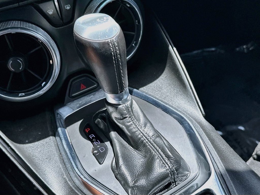 Used 2023 Chevrolet Camaro LT RWD image 13