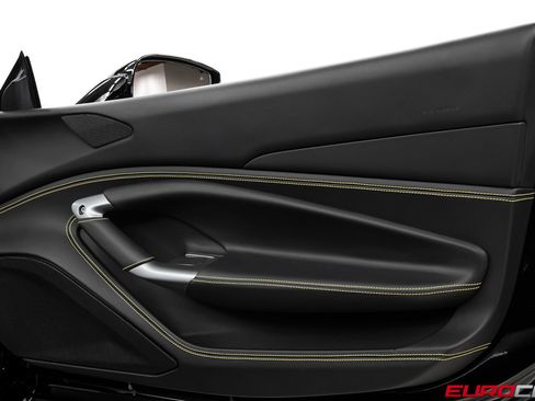 Used 2022 Ferrari F8 Tributo RWD image 28