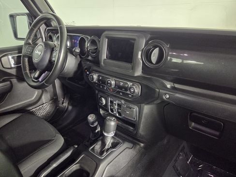 Used 2022 Jeep Gladiator Sport AWD/4WD image 32