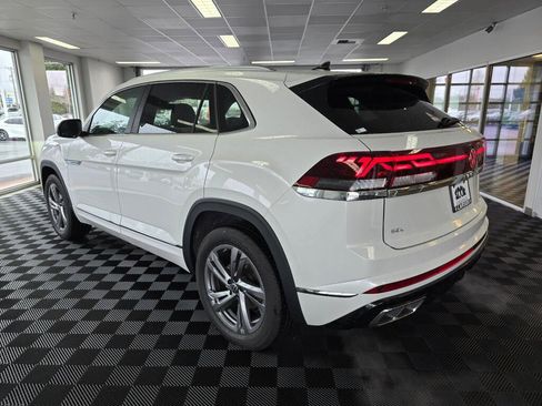 New 2024 Volkswagen Atlas Cross Sport SEL R-Line AWD/4WD image 5