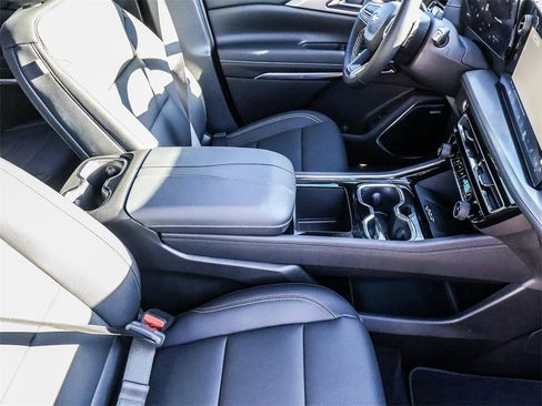 Used 2026 Chevrolet Traverse LT w/ Enhanced Driving Package image 17