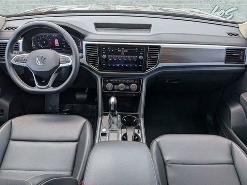 Certified 2023 Volkswagen Atlas SE w/ Black Wheel Package FWD image 16