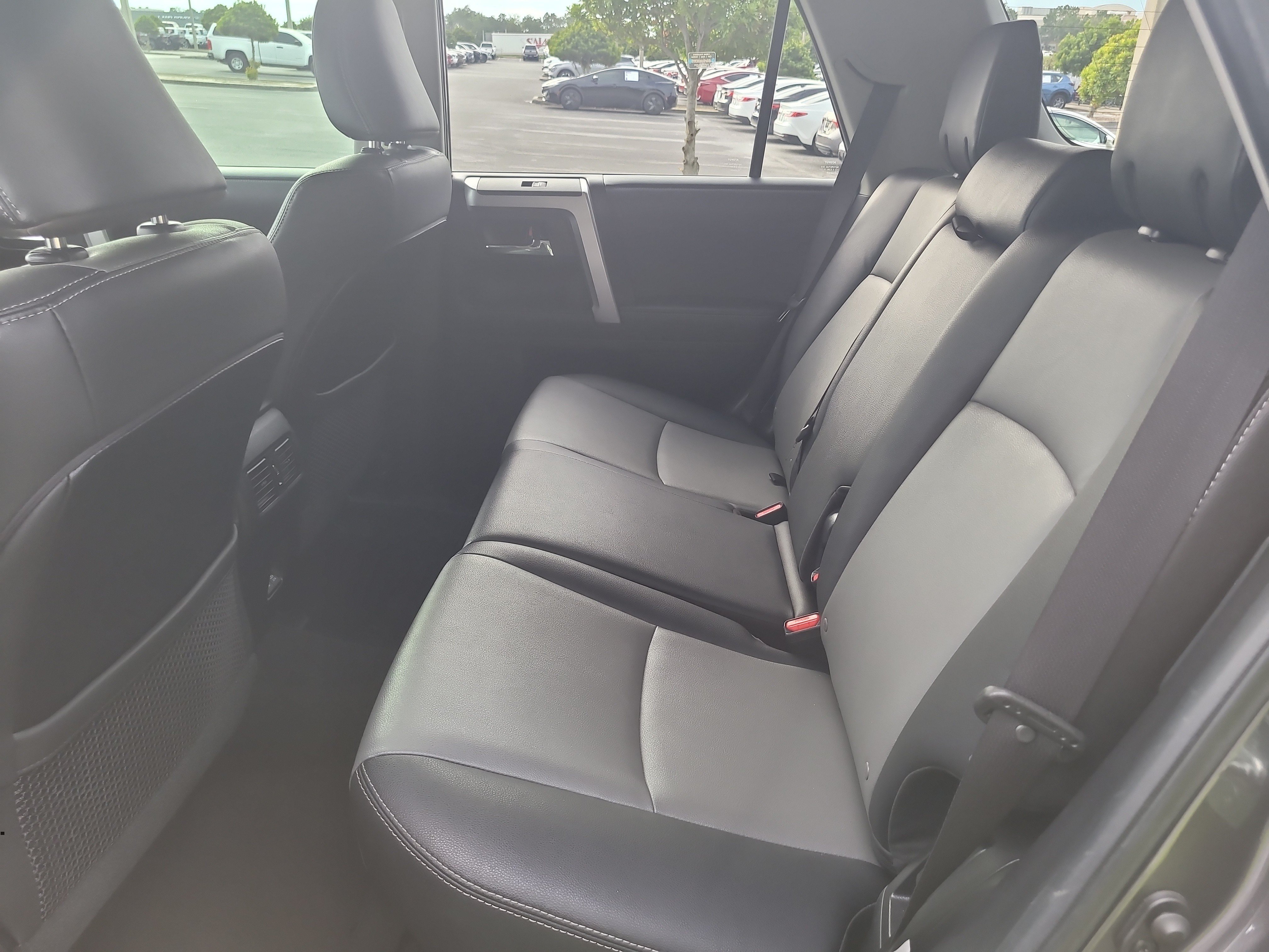 Used 2020 Toyota 4Runner SR5 Premium w/ Moonroof Package AWD/4WD image 14
