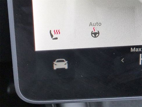 Used 2021 Tesla Model Y Long Range image 21