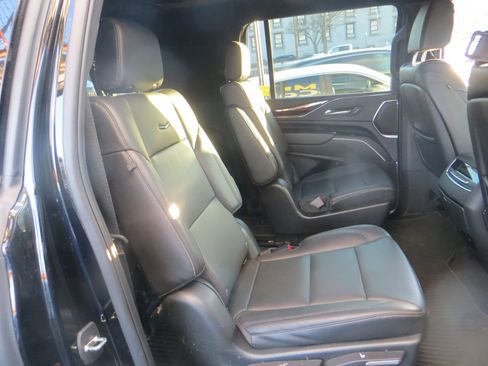 Used 2023 Cadillac Escalade ESV Luxury image 26