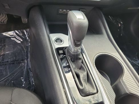 Used 2025 Nissan Altima 2.5 SV image 19
