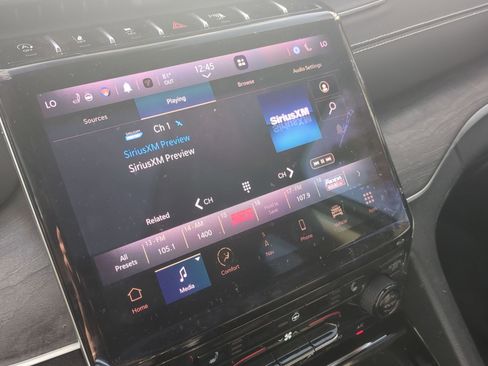 Used 2023 Jeep Grand Cherokee L Limited w/ Black Appearance Package image 12