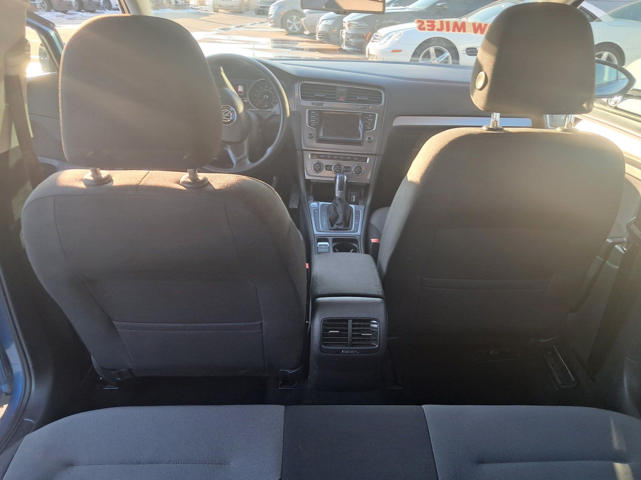 Used 2015 Volkswagen e-Golf Limited Edition FWD image 3