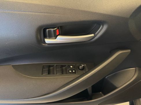 Used 2020 Toyota Corolla LE FWD image 18