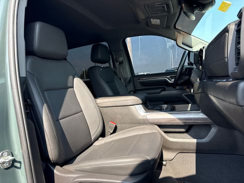 Certified 2025 Chevrolet Silverado 3500 LTZ w/ LTZ Convenience Package AWD/4WD image 24