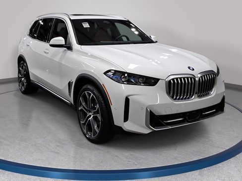 New 2026 BMW X5 xDrive40i w/ Climate Comfort Package AWD/4WD image 3